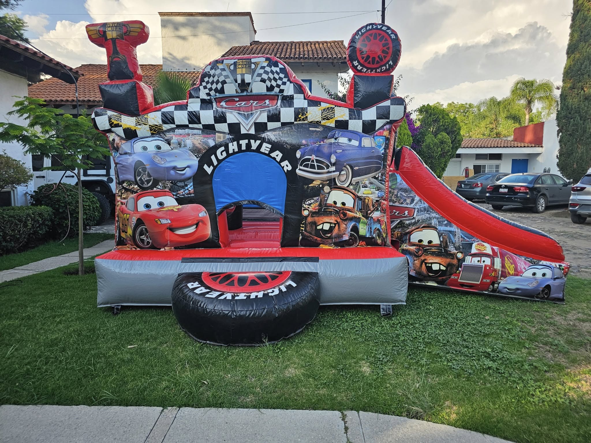 Renta de inflables temáticos para fiestas infantiles en León, Gto.